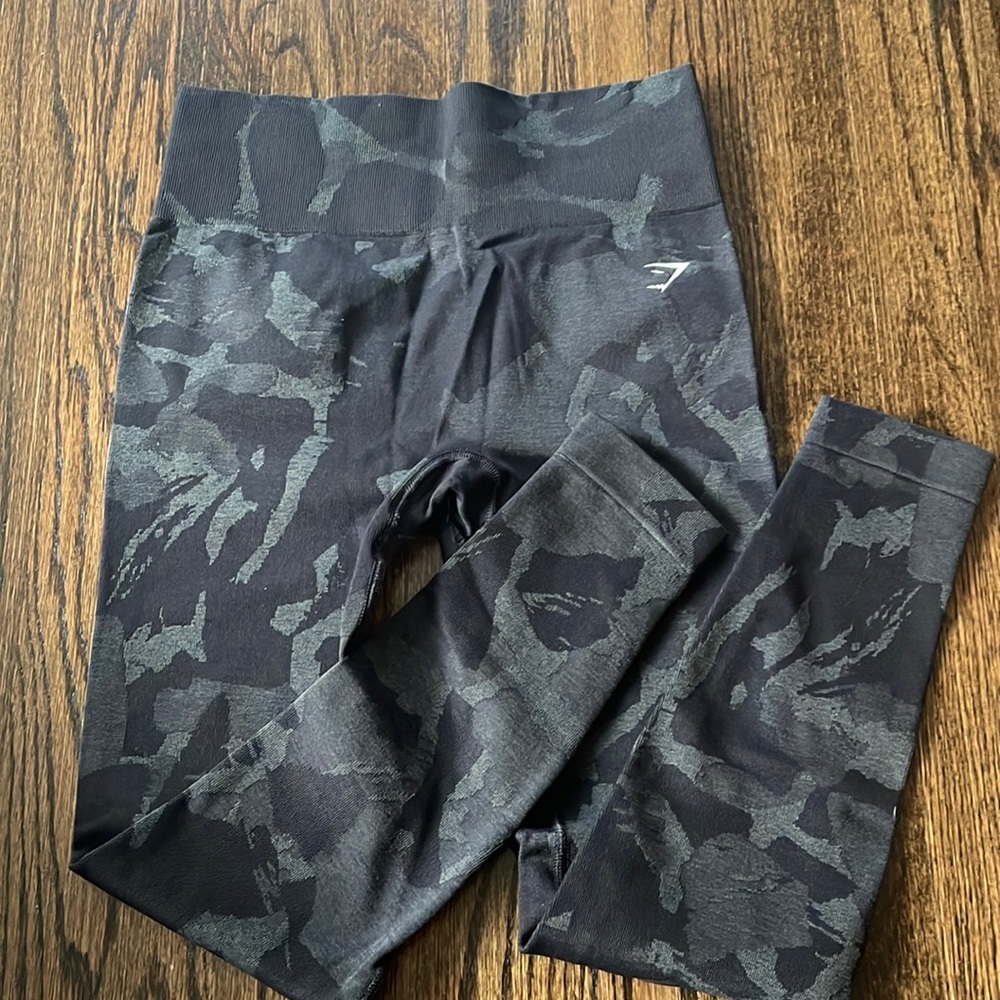 Black & grey Gymshark workout leggings